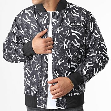 New Era - Squadra AOP New York Yankees Giacca 60284761 Nero Bianco