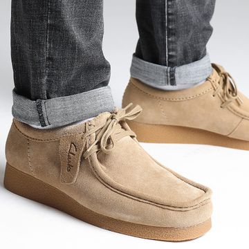 Clarks - Scarpe Wallabee Evo in pelle scamosciata color sabbia scuro