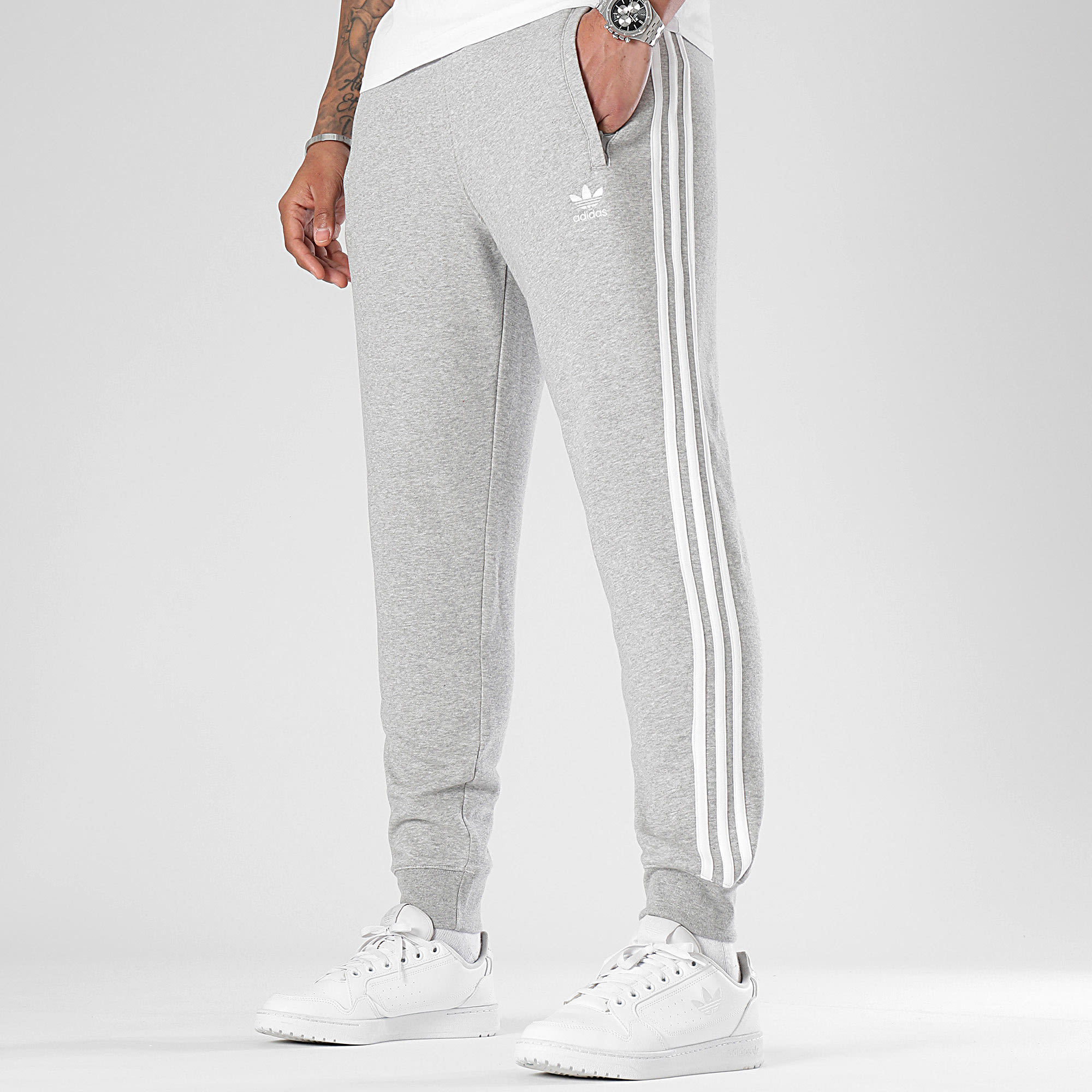 Adidas Originals - Pantaloni da jogging a 3 strisce IM9318 Grigio erica