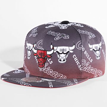 Mitchell and Ness - Destinazione Leisure Deadstock Chicago Bulls grigio rosso NBA Snapback Cap