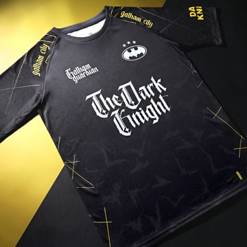 DC Comics - Maglia da collezione del Cavaliere Oscuro Nero Giallo