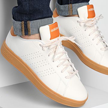 Adidas Sportswear - Scarpe da ginnastica Advantage Base 2.0 JH8621 Bianco sporco arancione