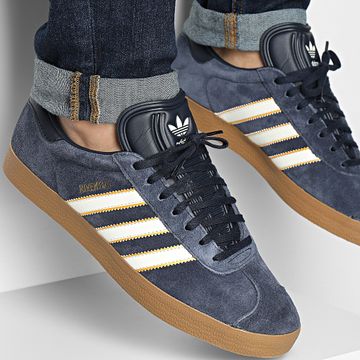 Adidas Originals - Gazelle Terrace Scarpe da ginnastica JS3044 Legend Ink Off White Dark Football Gold