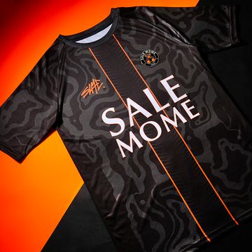 Sale Môme Paris - Orsacchiotto da collezione in maglia nera arancione