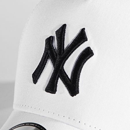 New Era - Cappello trucker New York Yankees Essential Bianco
