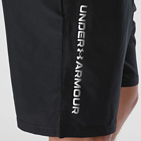 Under Armour - Pantaloncini da jogging 1383356 Nero Bianco