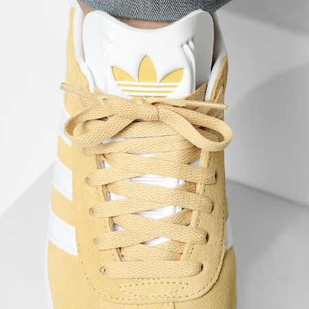 Adidas Originals - Gazelle JH5382 Oat Footwear White Gold Metallic Sneakers