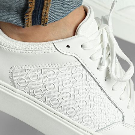 Calvin Klein - Baskets Clean Up Low Laceup Mono 1899 Triple White All Over