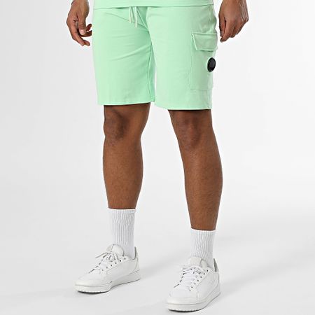 Black Industry - Set composto da t-shirt oversize e pantaloncini da jogging verde chiaro