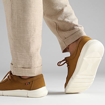 Classic Series - 013 Scarpe cammello