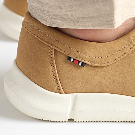 Classic Series - 005 Scarpe cammello